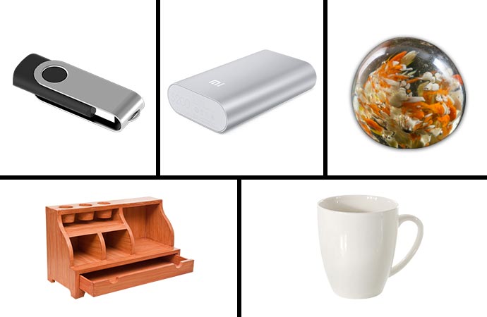 pendrive, powerbank, paper weight
